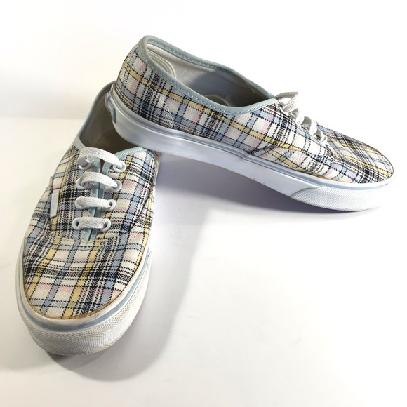 Vans Shoes - Vans plaid lace up low top size 7.5 women’s